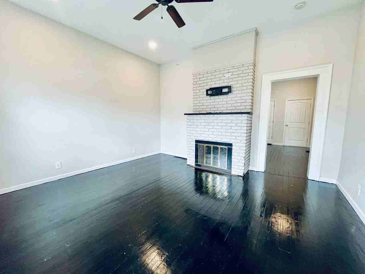 1523 Christy Ave - Photo 2 of 16