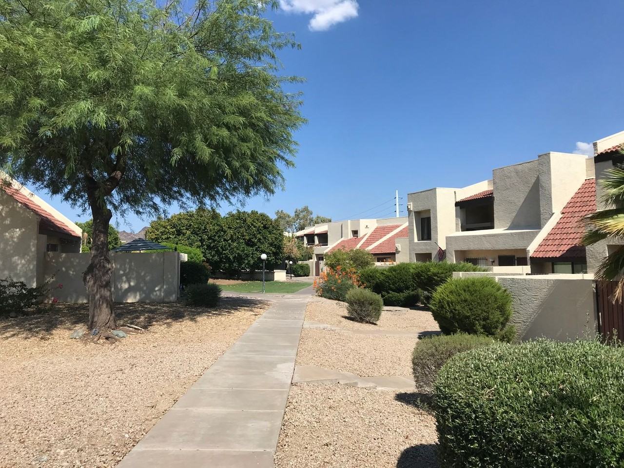 418 E Turquoise Ave - Photo 5 of 27