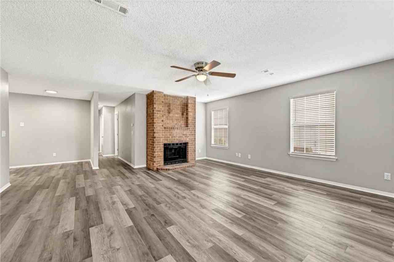 4361 W Thrasher Dr - Photo 2 of 9