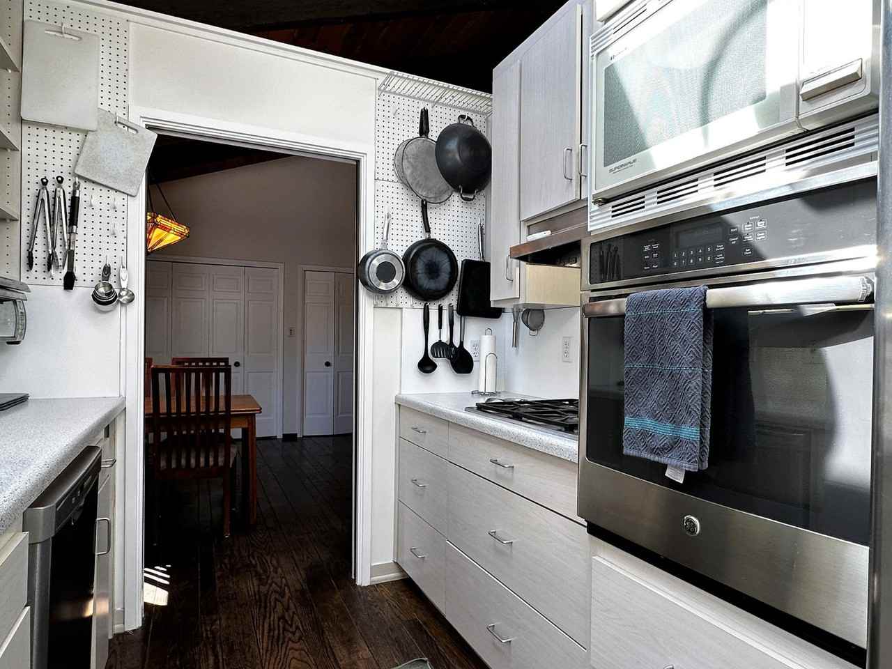 36 Power Ln - Photo 7 of 33