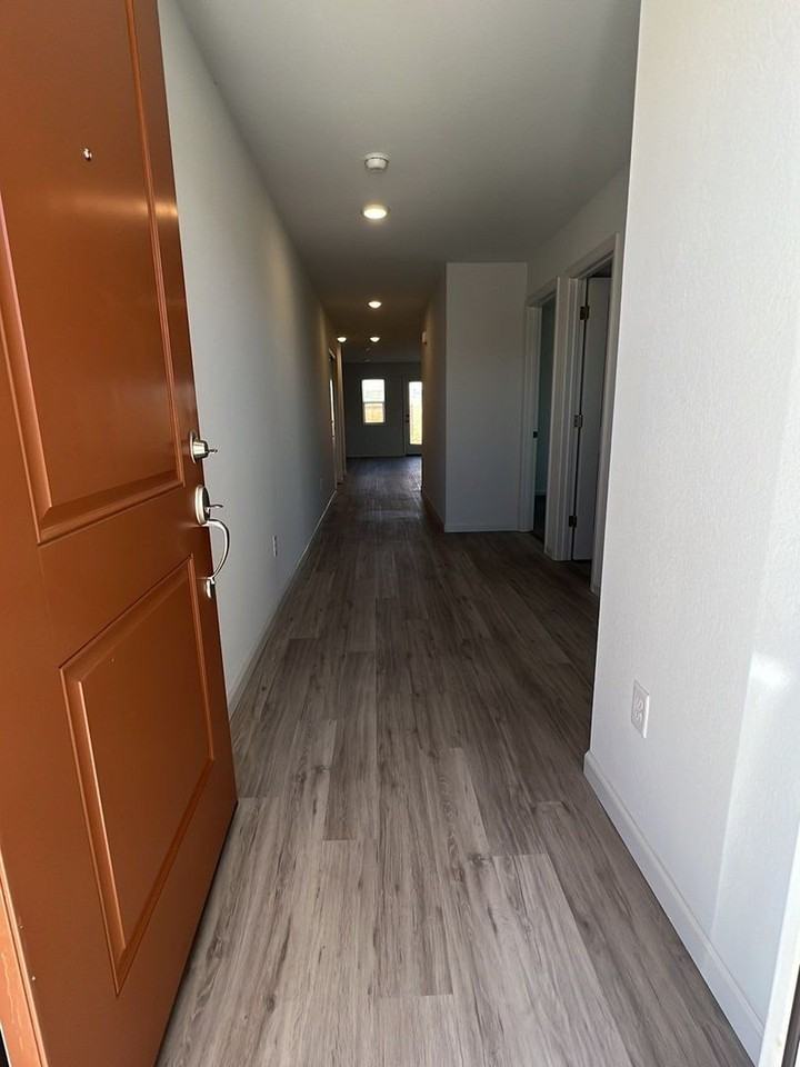501 Paradise Valley Rd - Photo 2 of 27