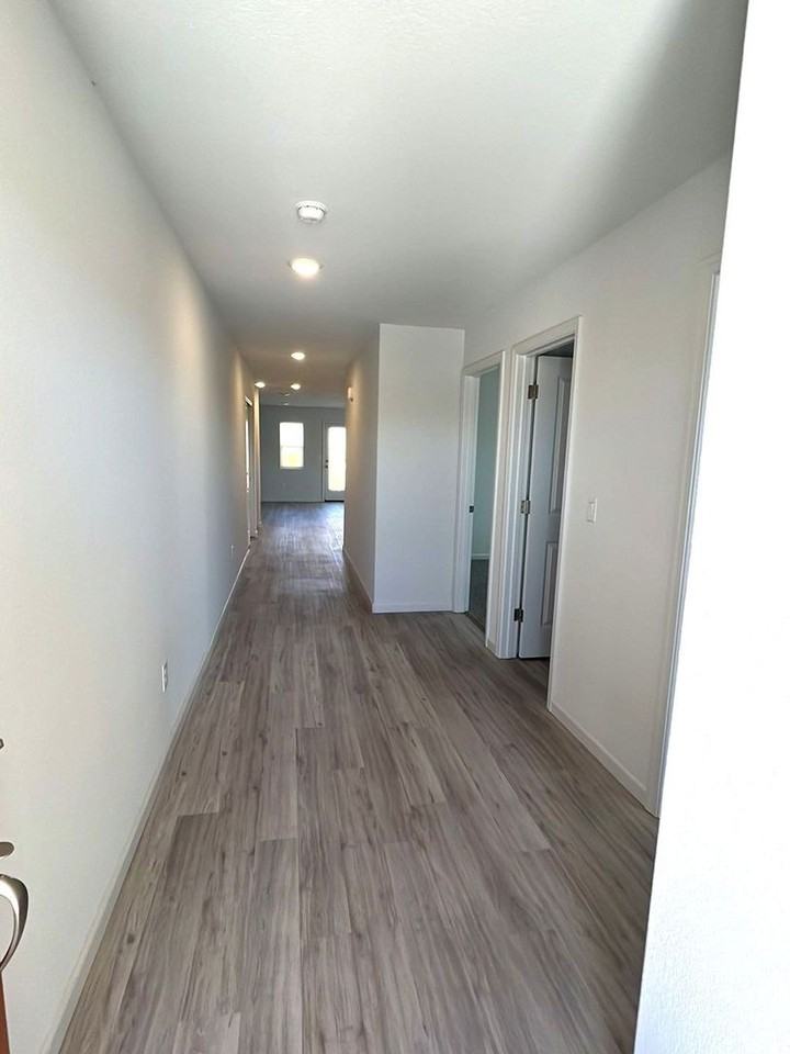 501 Paradise Valley Rd - Photo 3 of 27