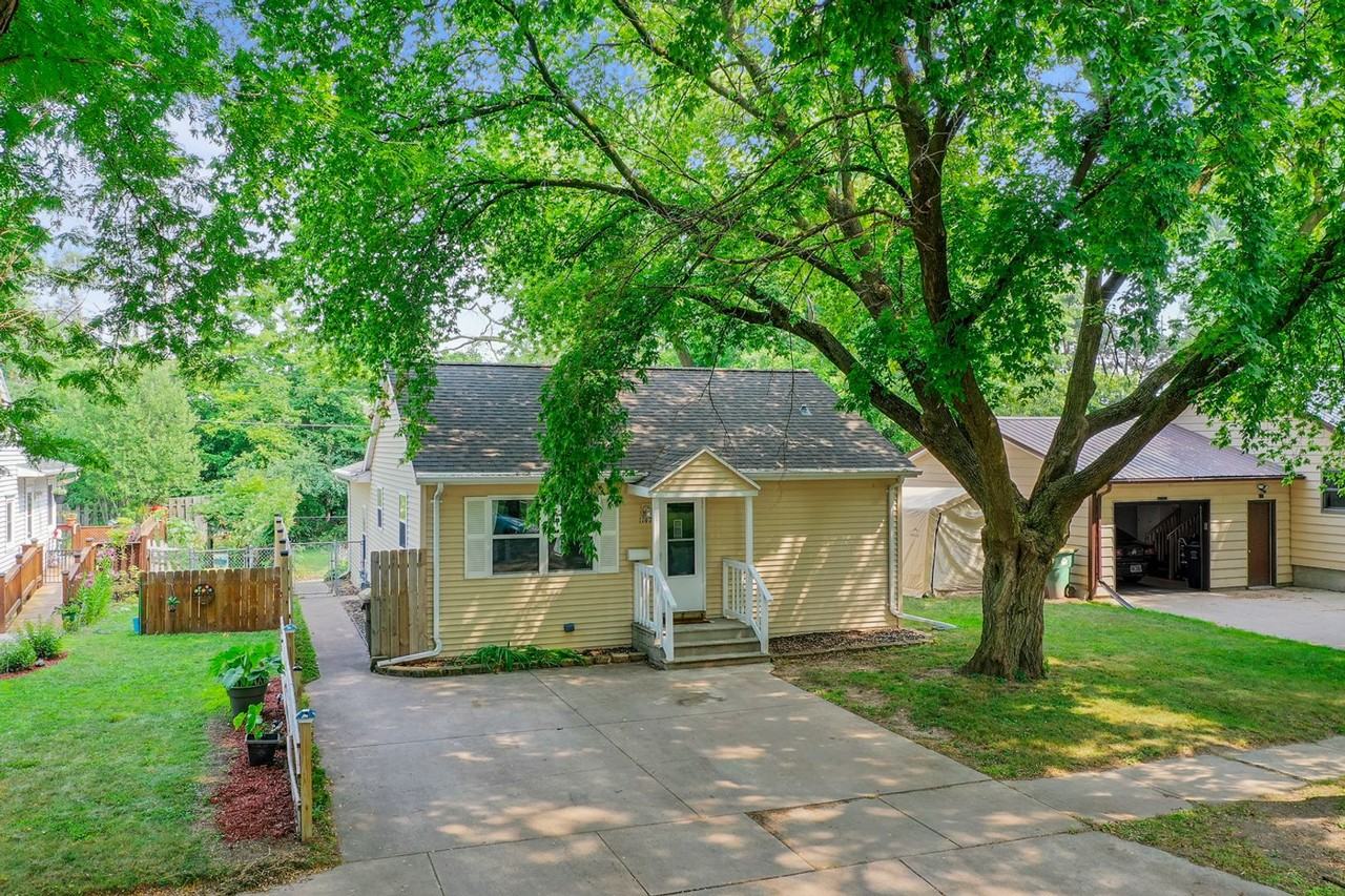 1147 S Oakland Ave - Photo 2 of 41