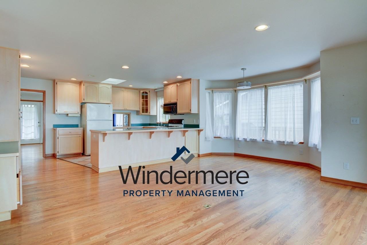 854 Blue Spruce Pl - Photo 3 of 34