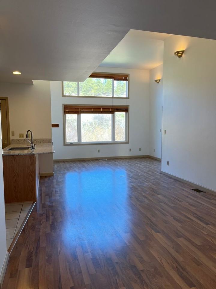22 Stoney Brook Dr Unit B - Photo 3 of 21