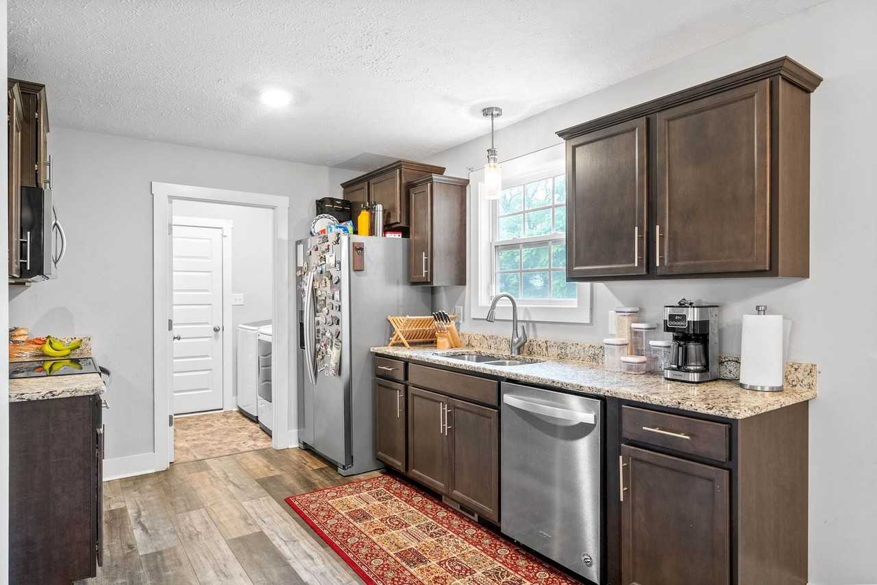 180 Sambar Dr - Photo 2 of 30