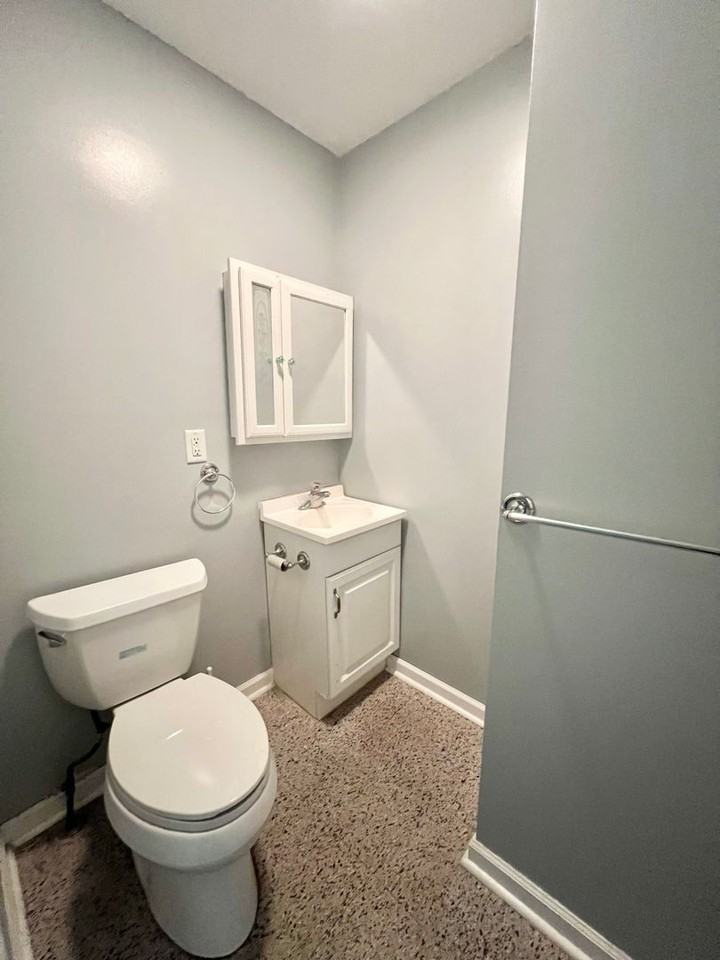 118 Maple St - Photo 3 of 19