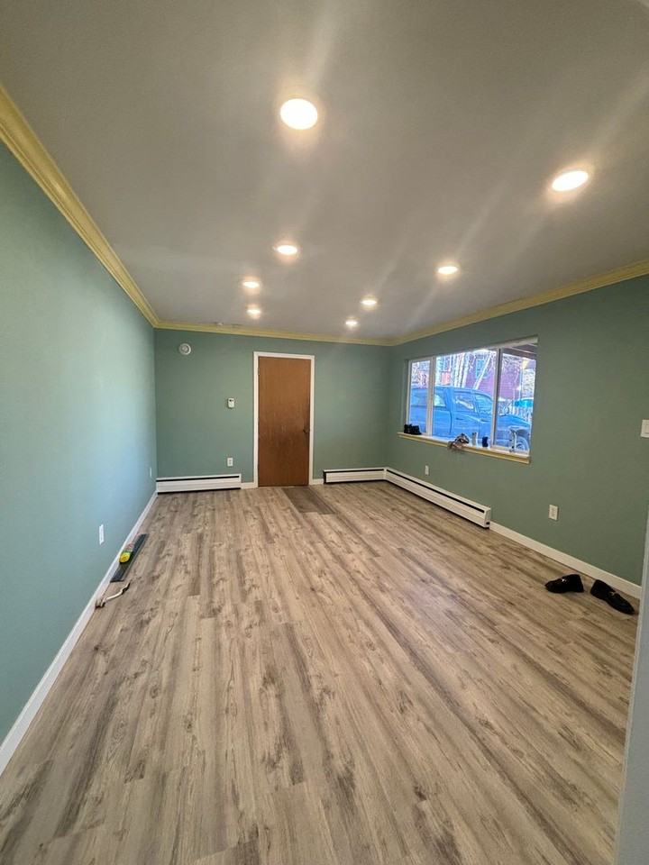 406 C St - Photo 2 of 13