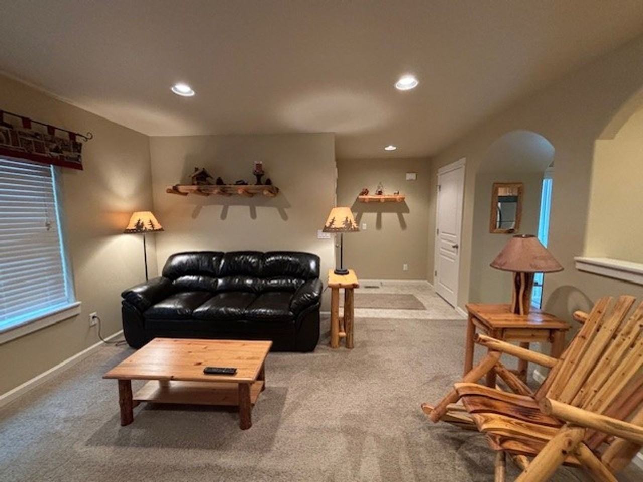 16586 Daisy Pl - Photo 4 of 15