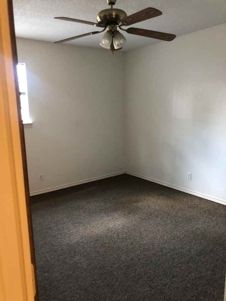 120 E Division St - Photo 3 of 18