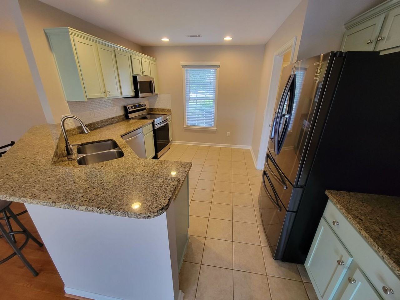 104 Stone Cottage Dr - Photo 4 of 15