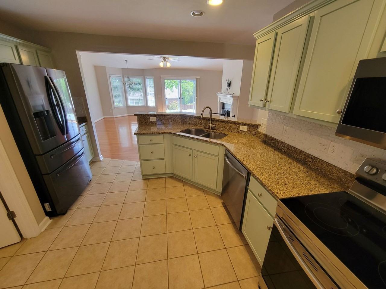 104 Stone Cottage Dr - Photo 5 of 15