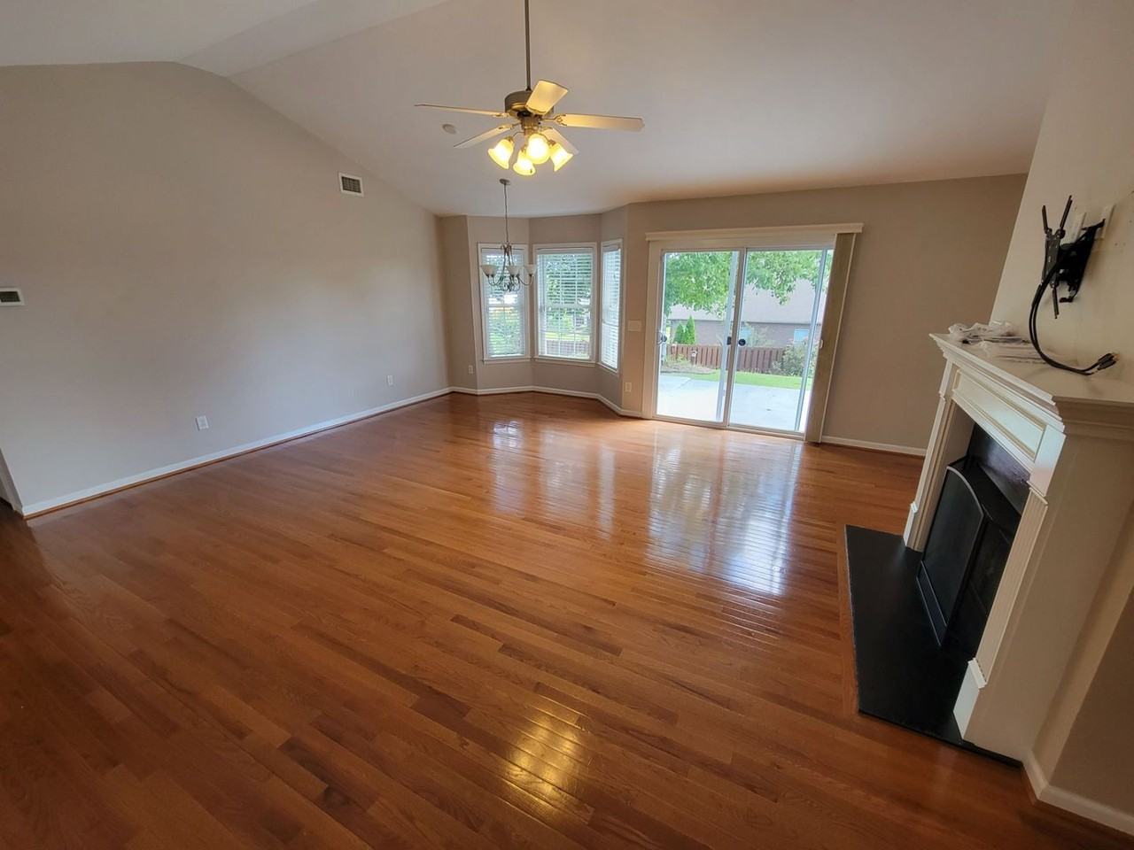 104 Stone Cottage Dr - Photo 6 of 15