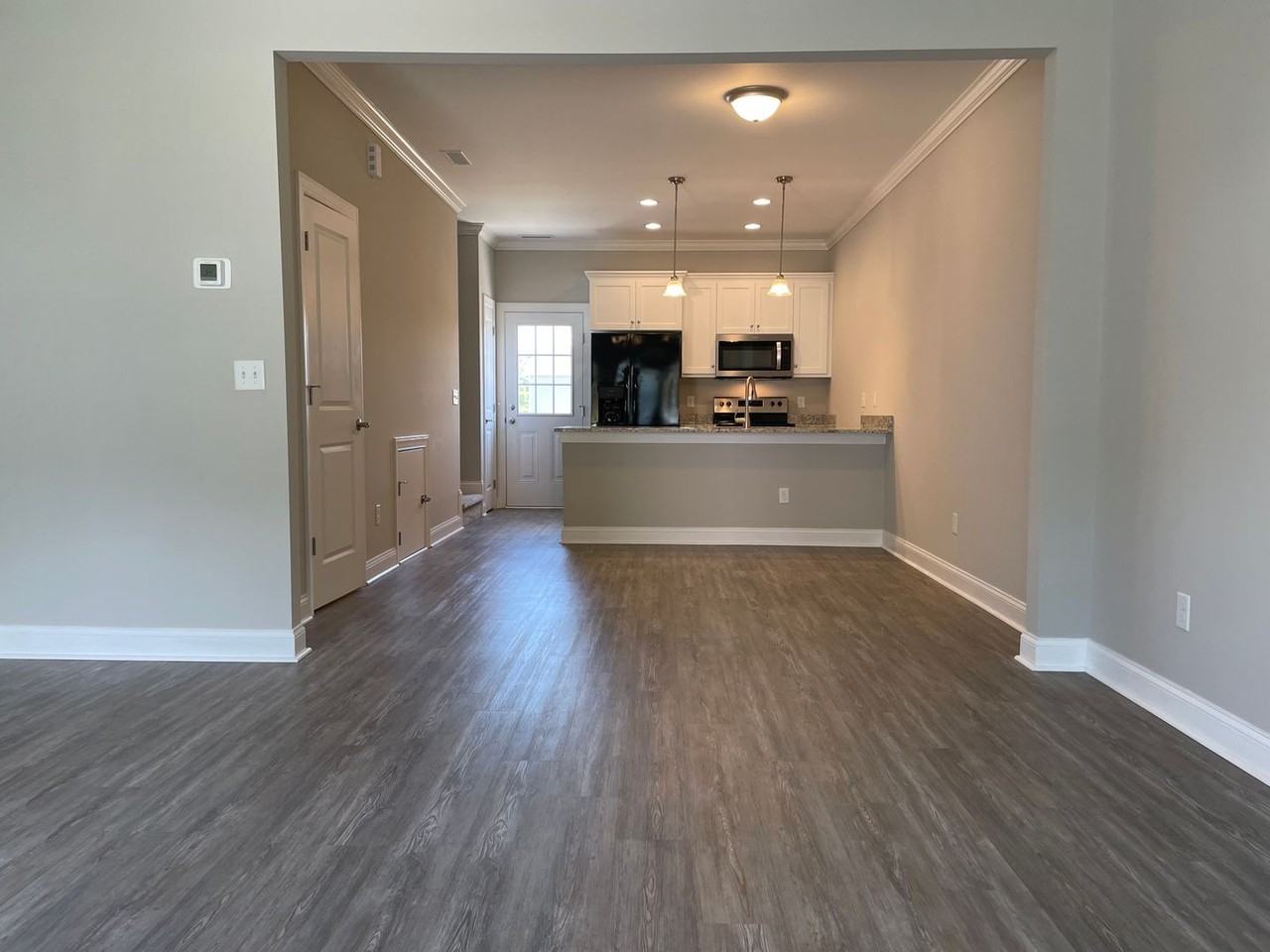 3927 Newhall Dr Nw - Photo 2 of 19