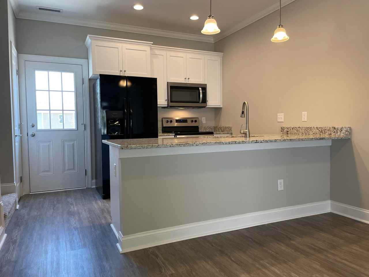 3927 Newhall Dr Nw - Photo 4 of 19