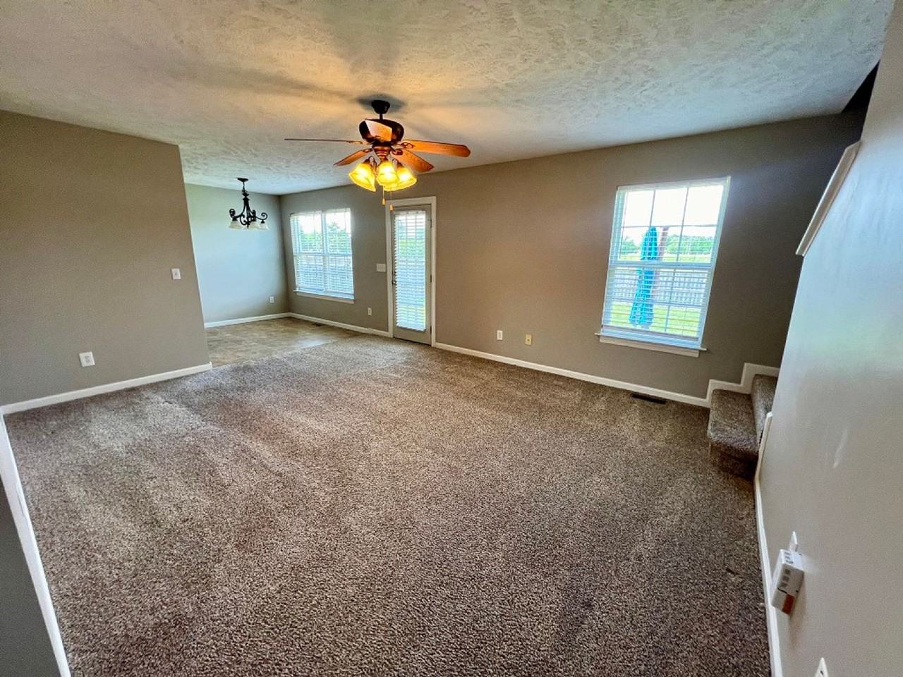 4926 Pillar Dr - Photo 5 of 30