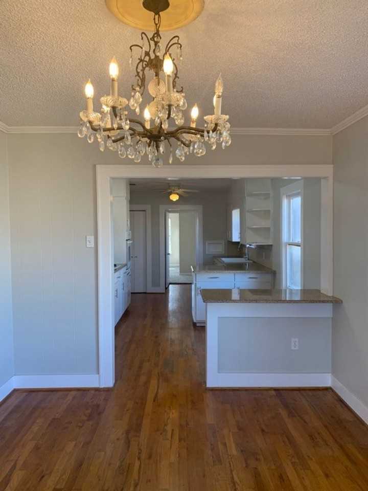 512 Locust - Photo 3 of 31