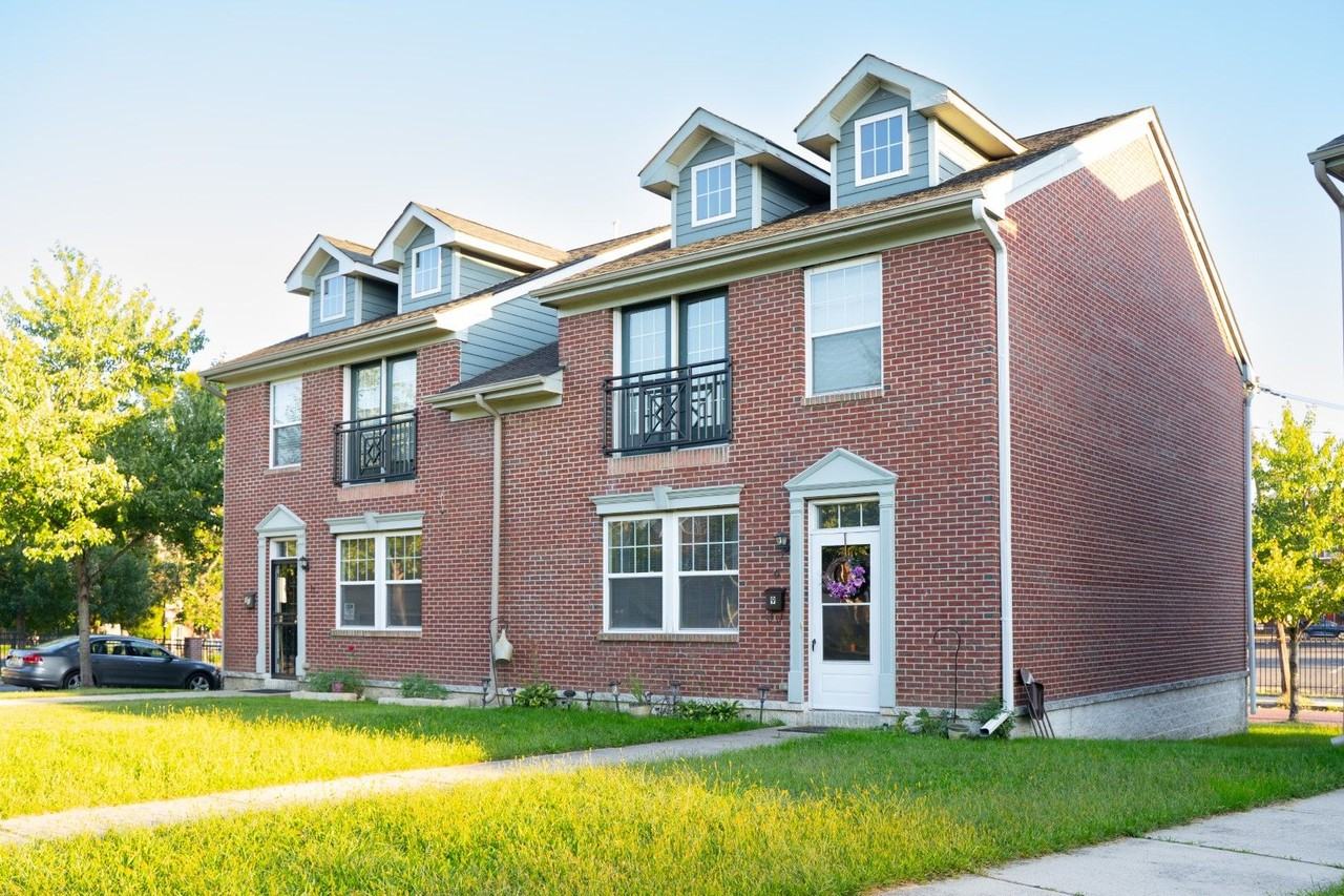 9 Borden Way - Photo 2 of 14