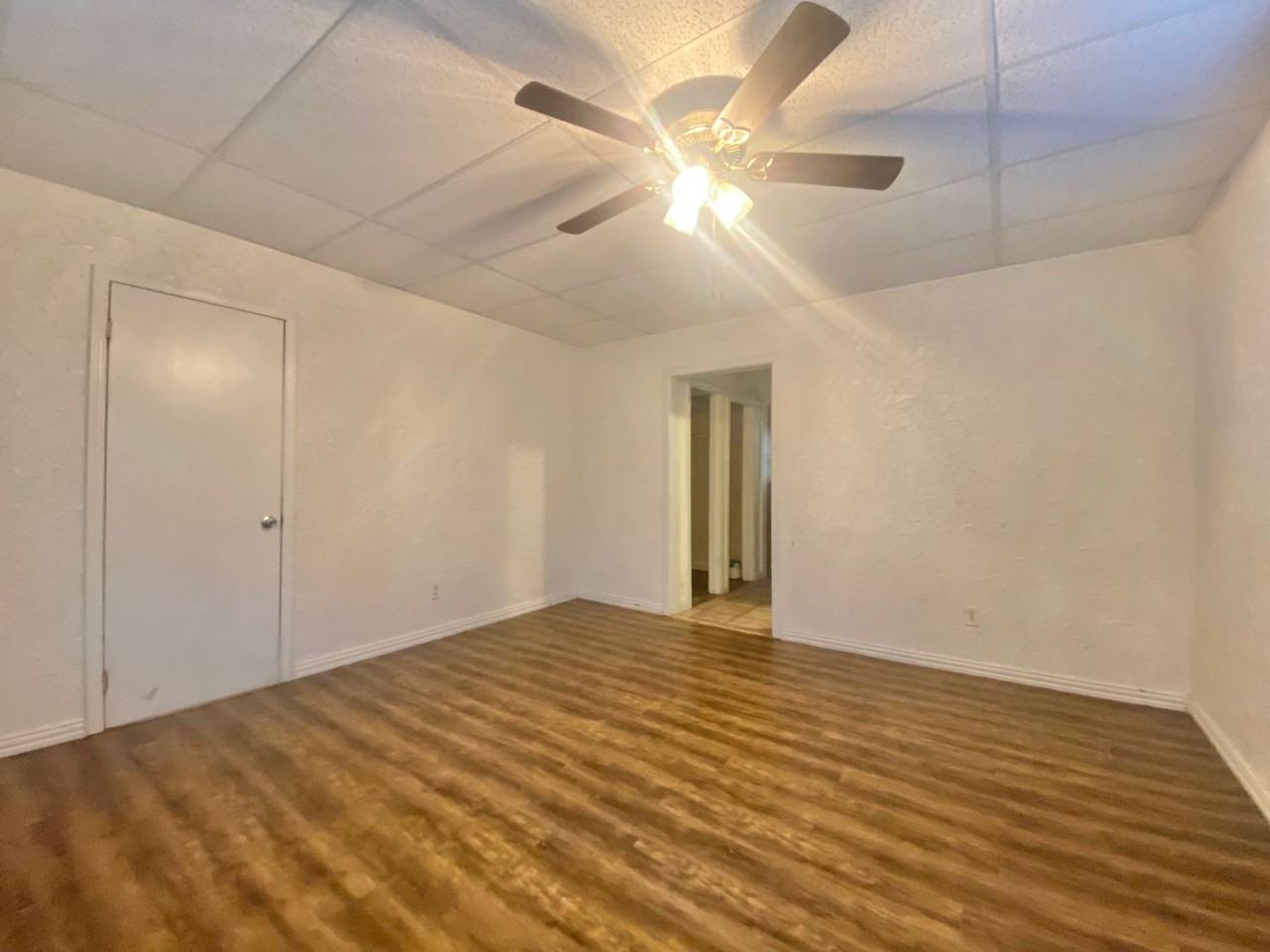 2307 20th St - Photo 2 of 15