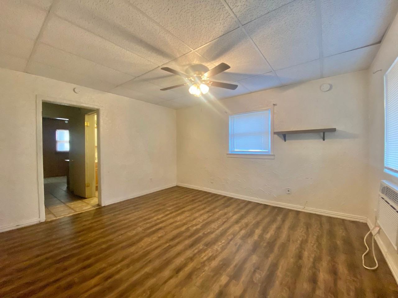 2307 20th St - Photo 3 of 15