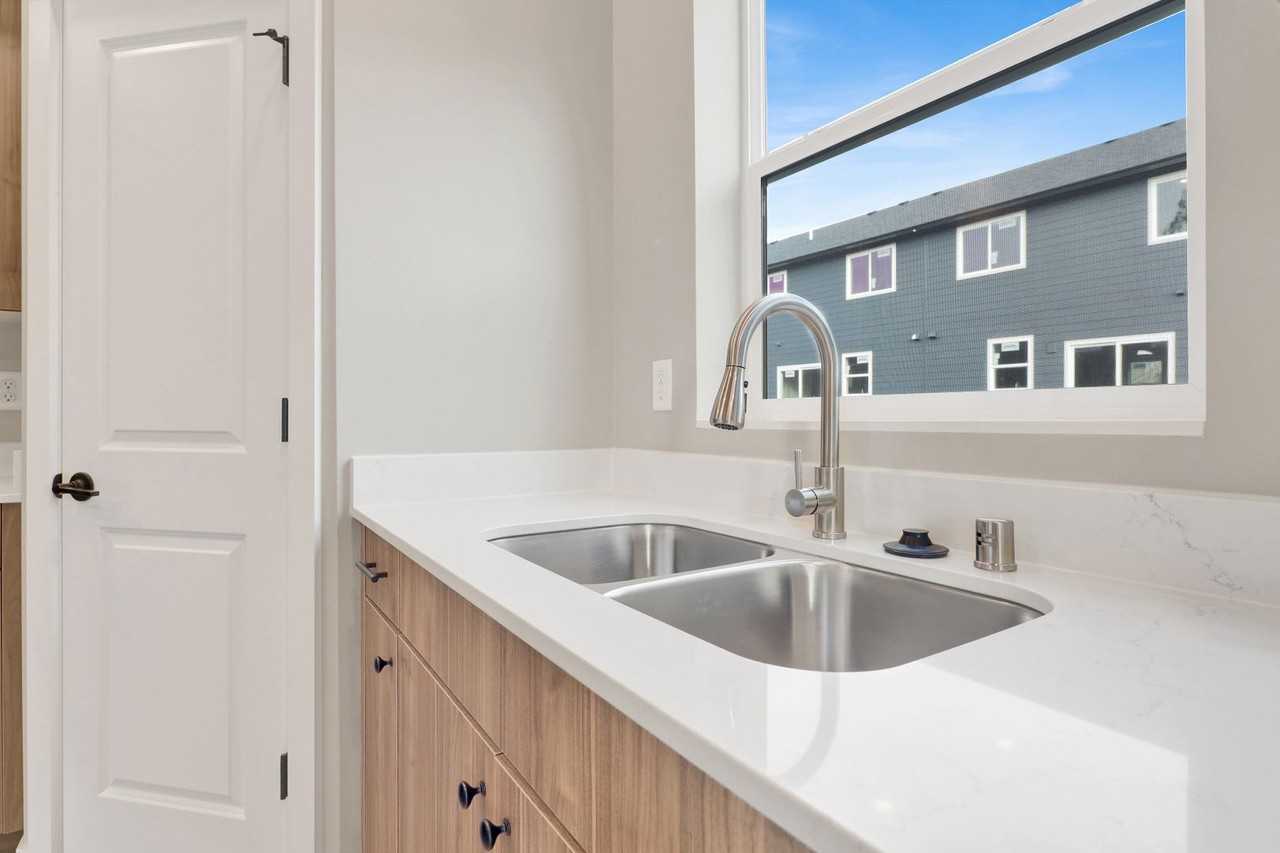 2753 Oleander - Photo 4 of 38