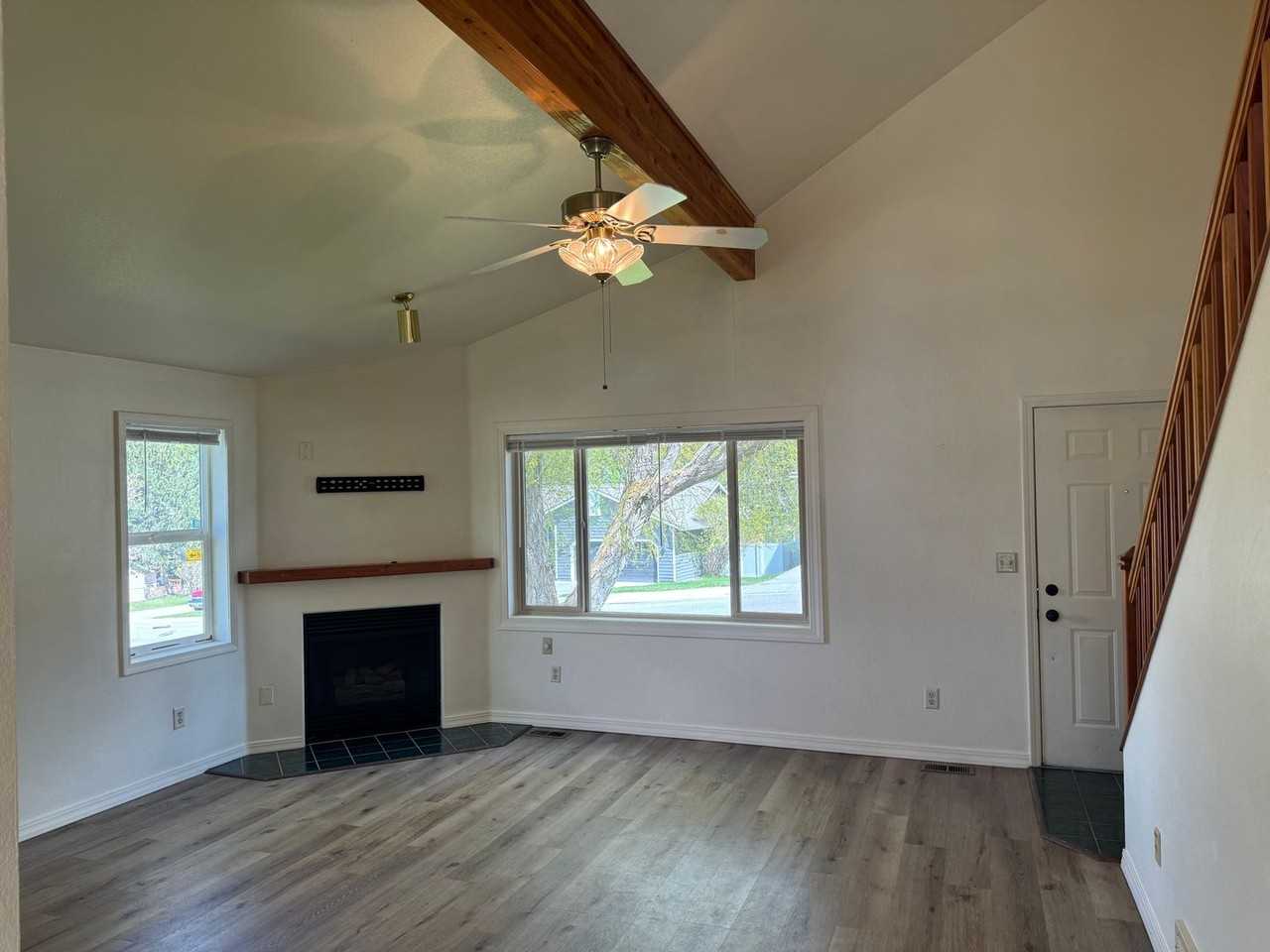 201 Grandview Way #A - Photo 3 of 30