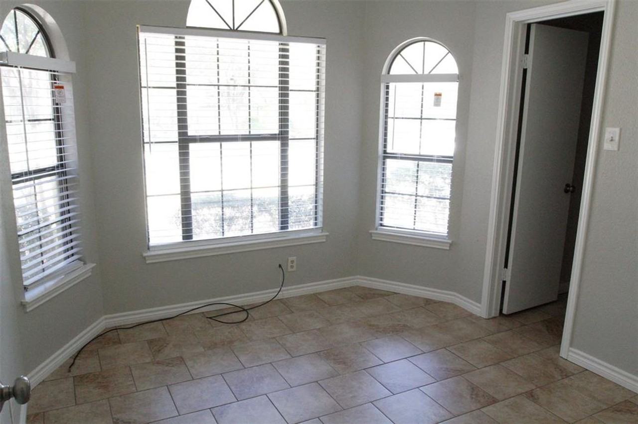 2207 Lancaster Gate Cv - Photo 3 of 13