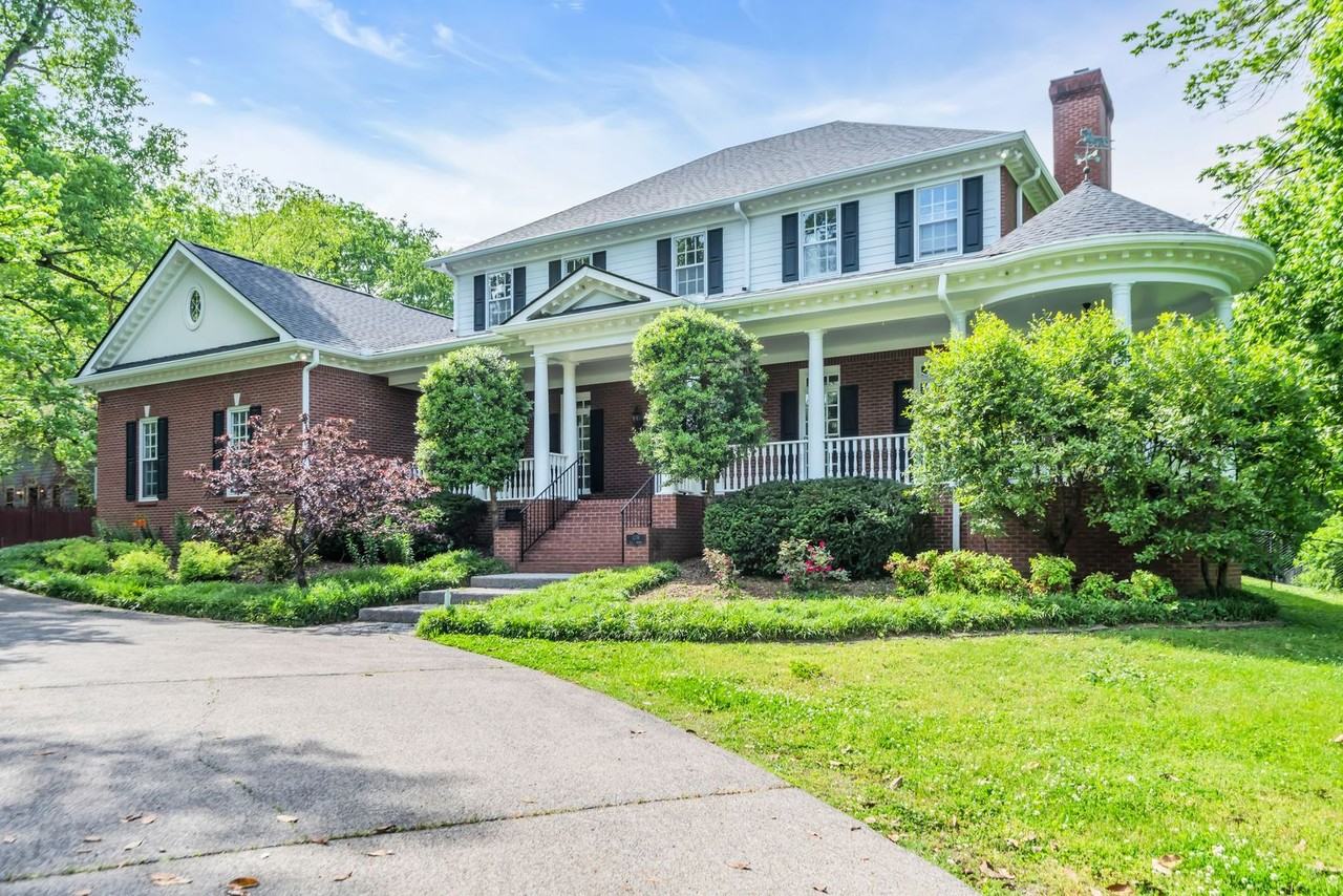 1006 Falls Ave - Photo 2 of 39