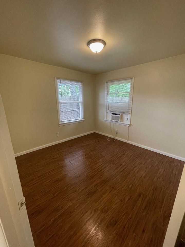 104 N. Carter Ave - Photo 2 of 14