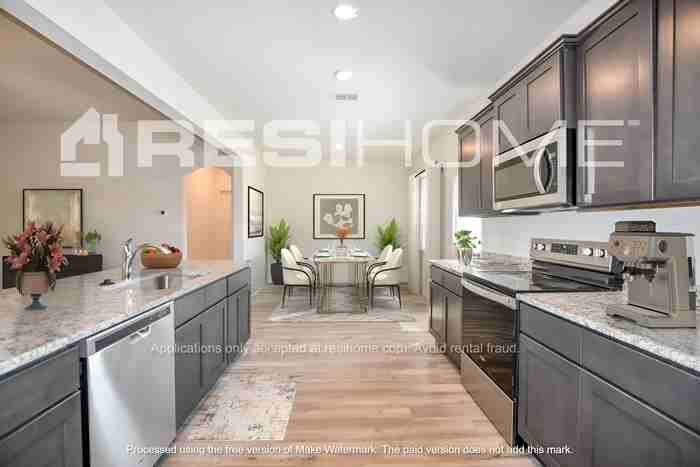 648 Aqueduct Dr - Photo 3 of 18