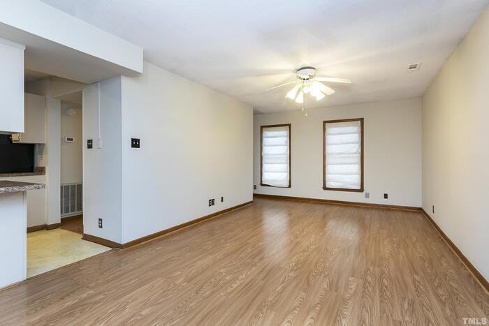 5 Parkridge Ct - Photo 3 of 37