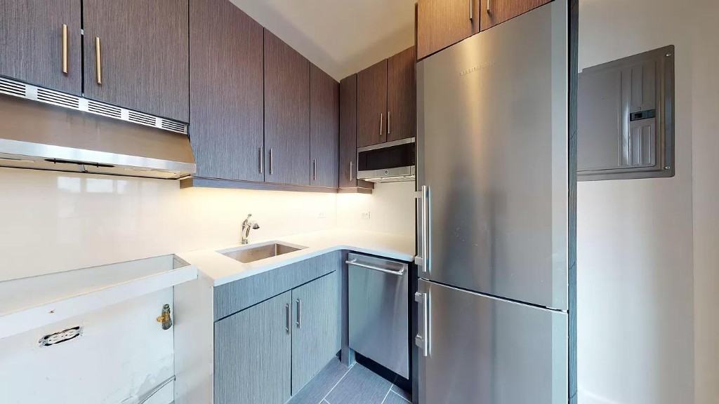 Christopher St #8J - Photo 6 of 8