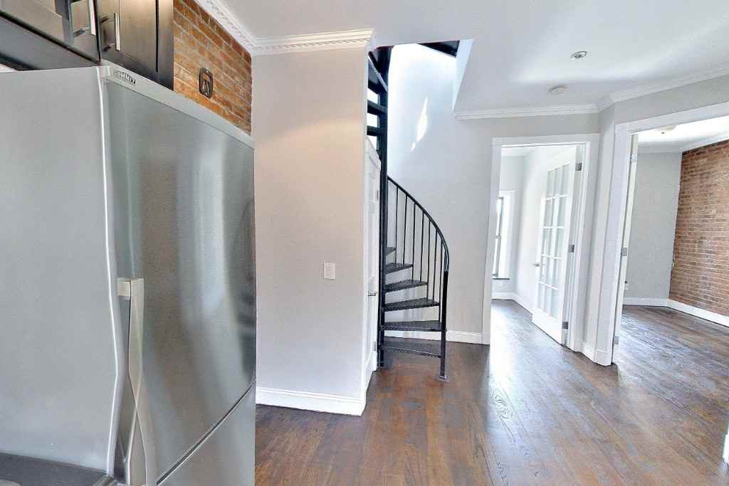 E 106th St #27 - Photo 2 of 7