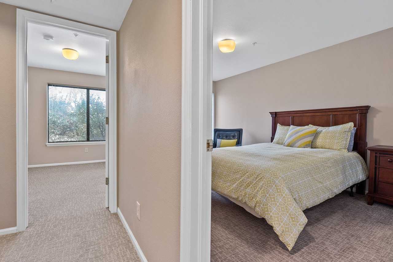 2727 Folsom St #1 - Photo 5 of 38