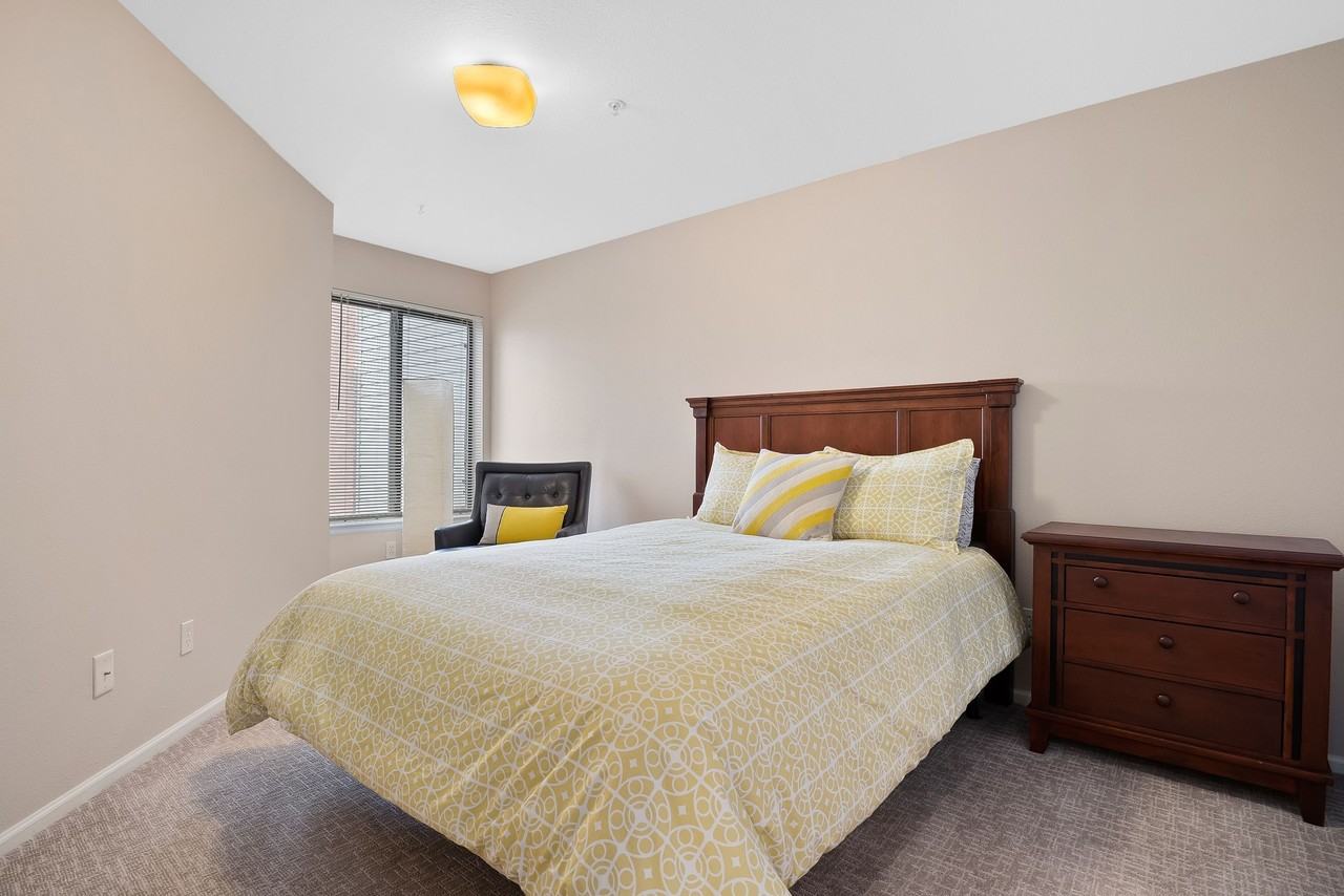 2727 Folsom St #1 - Photo 6 of 38