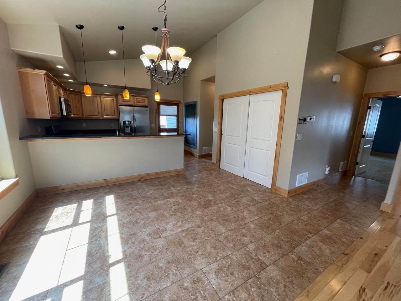 825 Advance Dr #1 - Photo 3 of 18