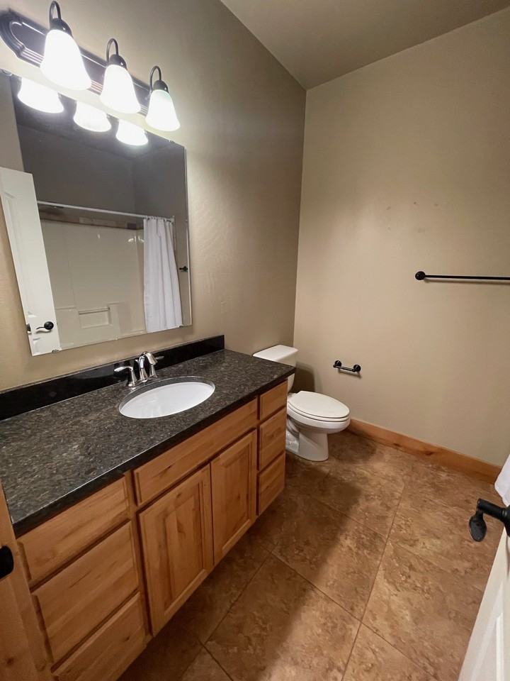 825 Advance Dr #1 - Photo 6 of 18