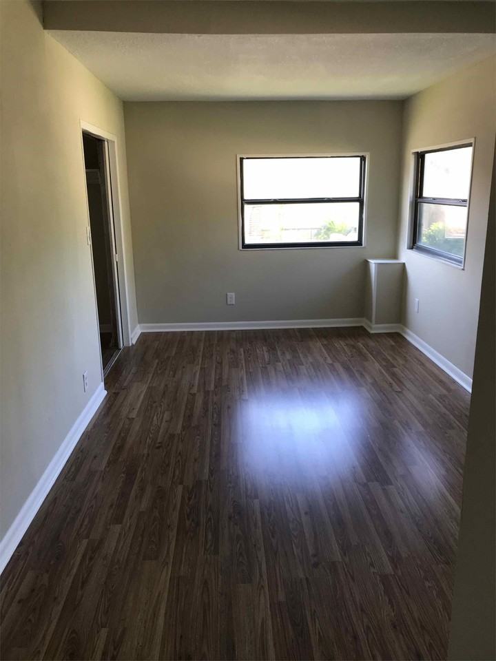 525 East 60th Street #1 - Photo 2 of 6