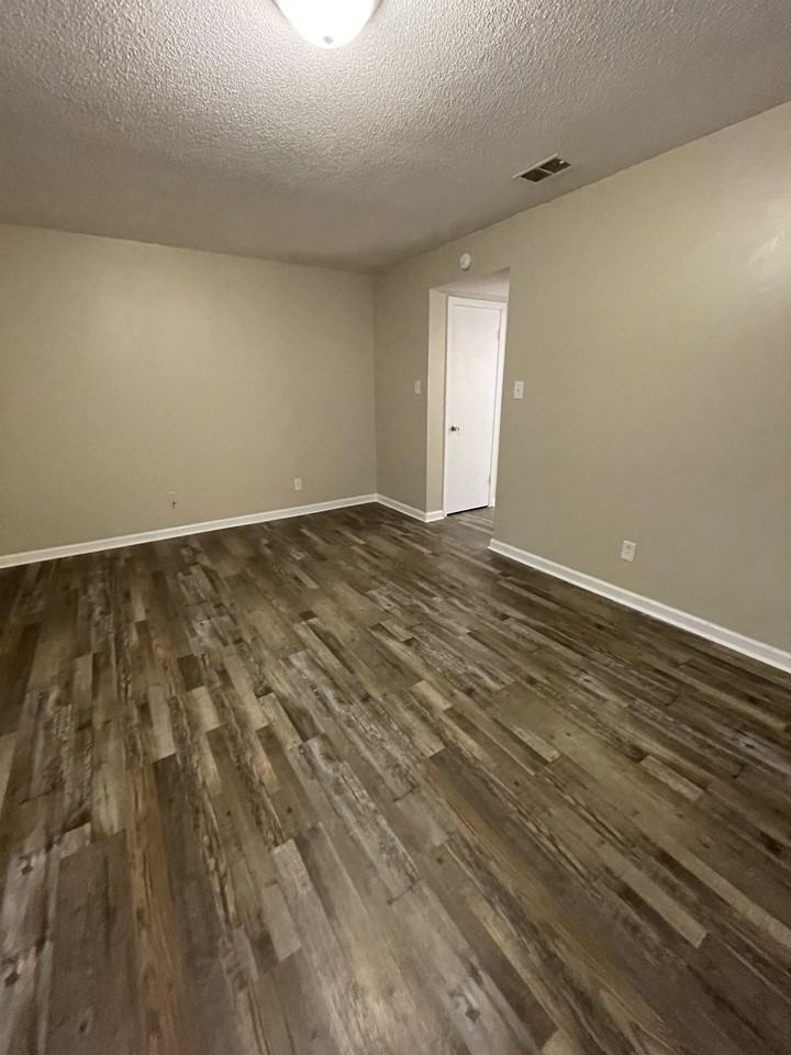 40 Carolane Drive #2 - Photo 6 of 11