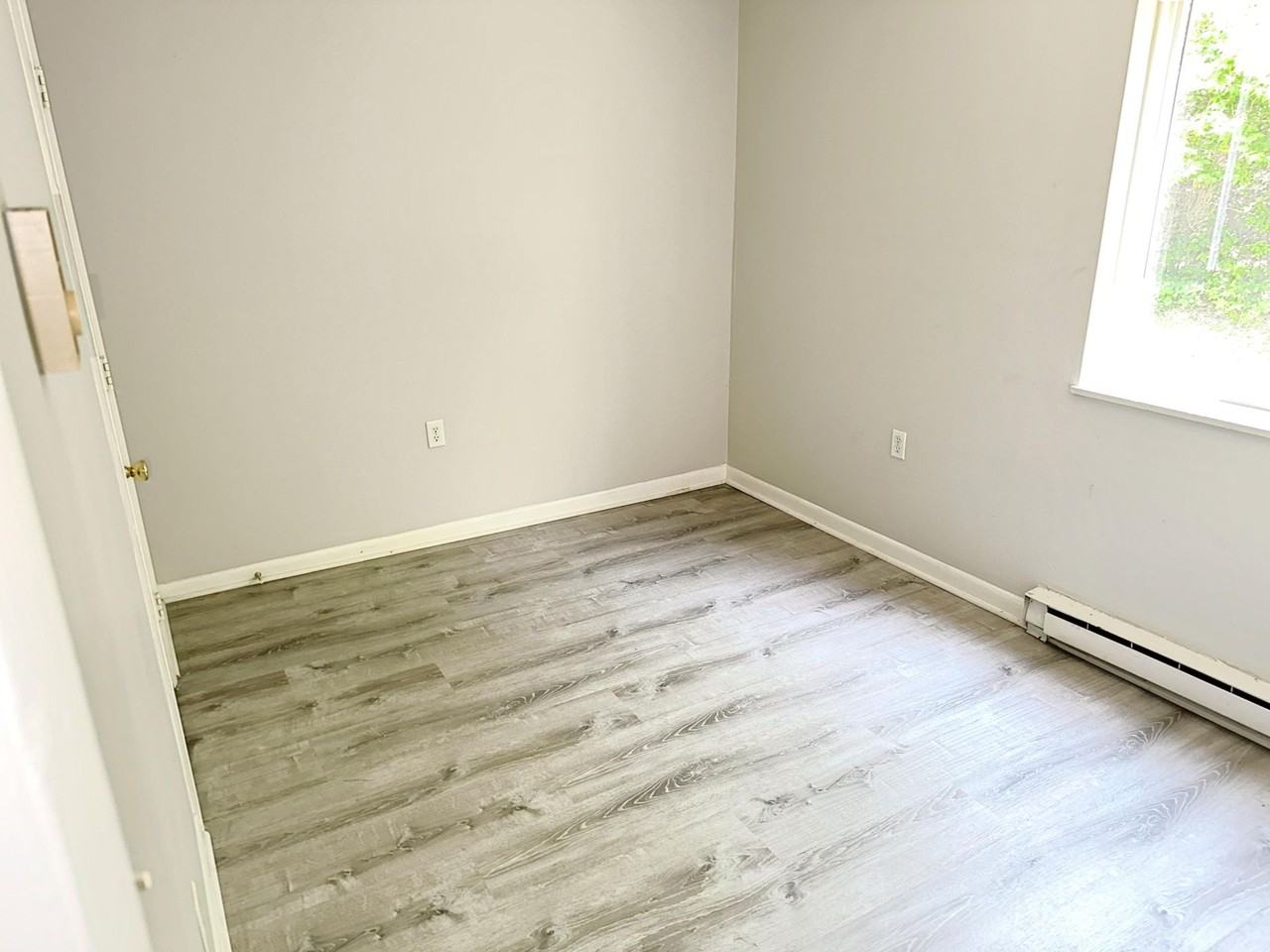 Erica Court Apartments - Photo 2 of 20