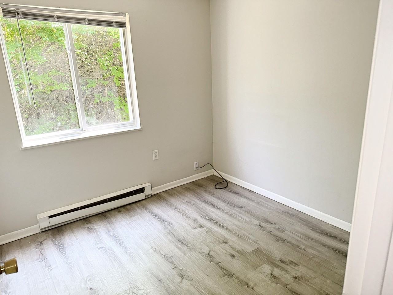 Erica Court Apartments - Photo 4 of 20