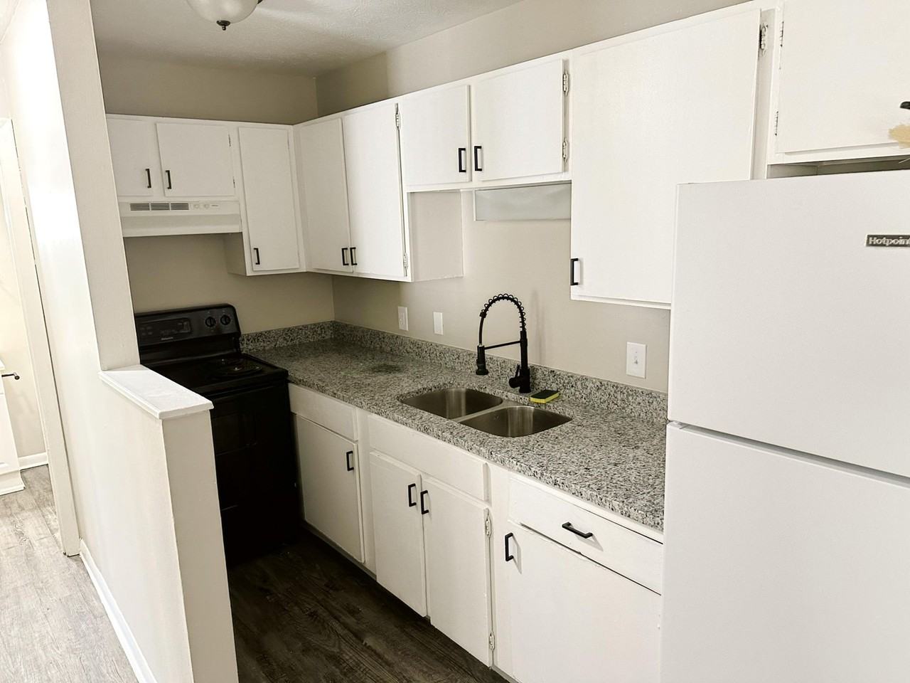 Erica Court Apartments - Photo 6 of 20