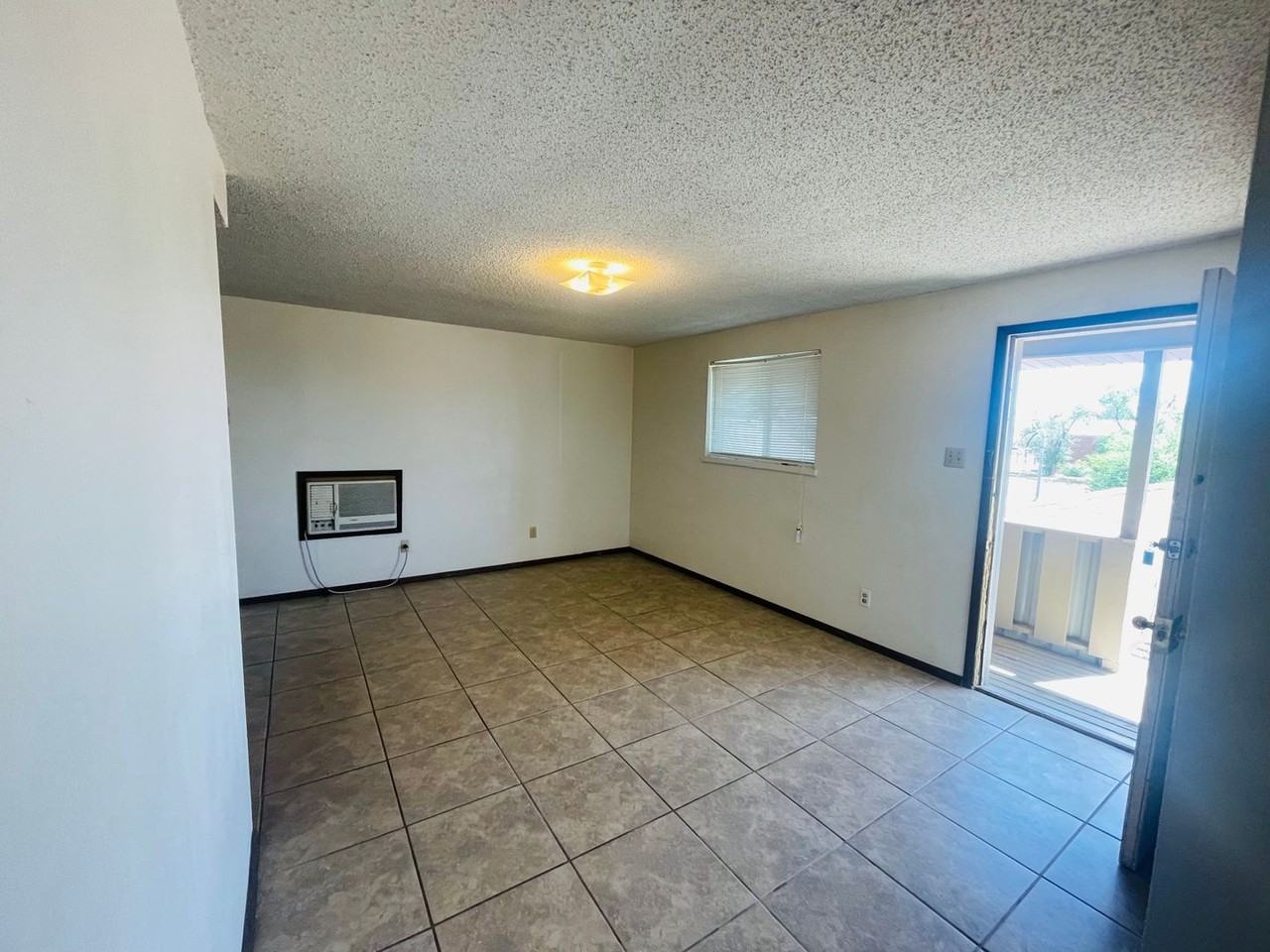 126 N Avenue E - Photo 5 of 10