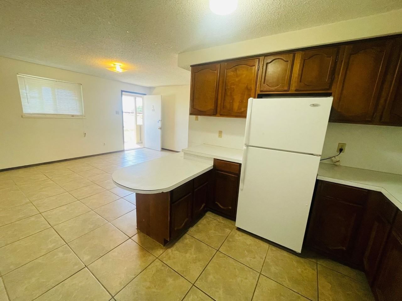 126 N Avenue E - Photo 7 of 10