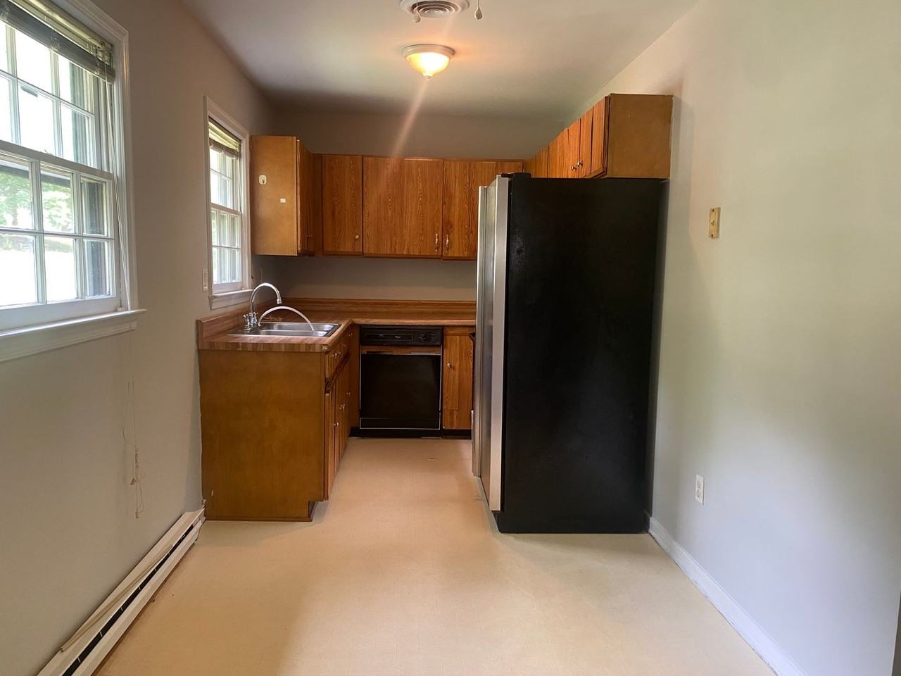 7505 Hawthorne Ave - Photo 3 of 12