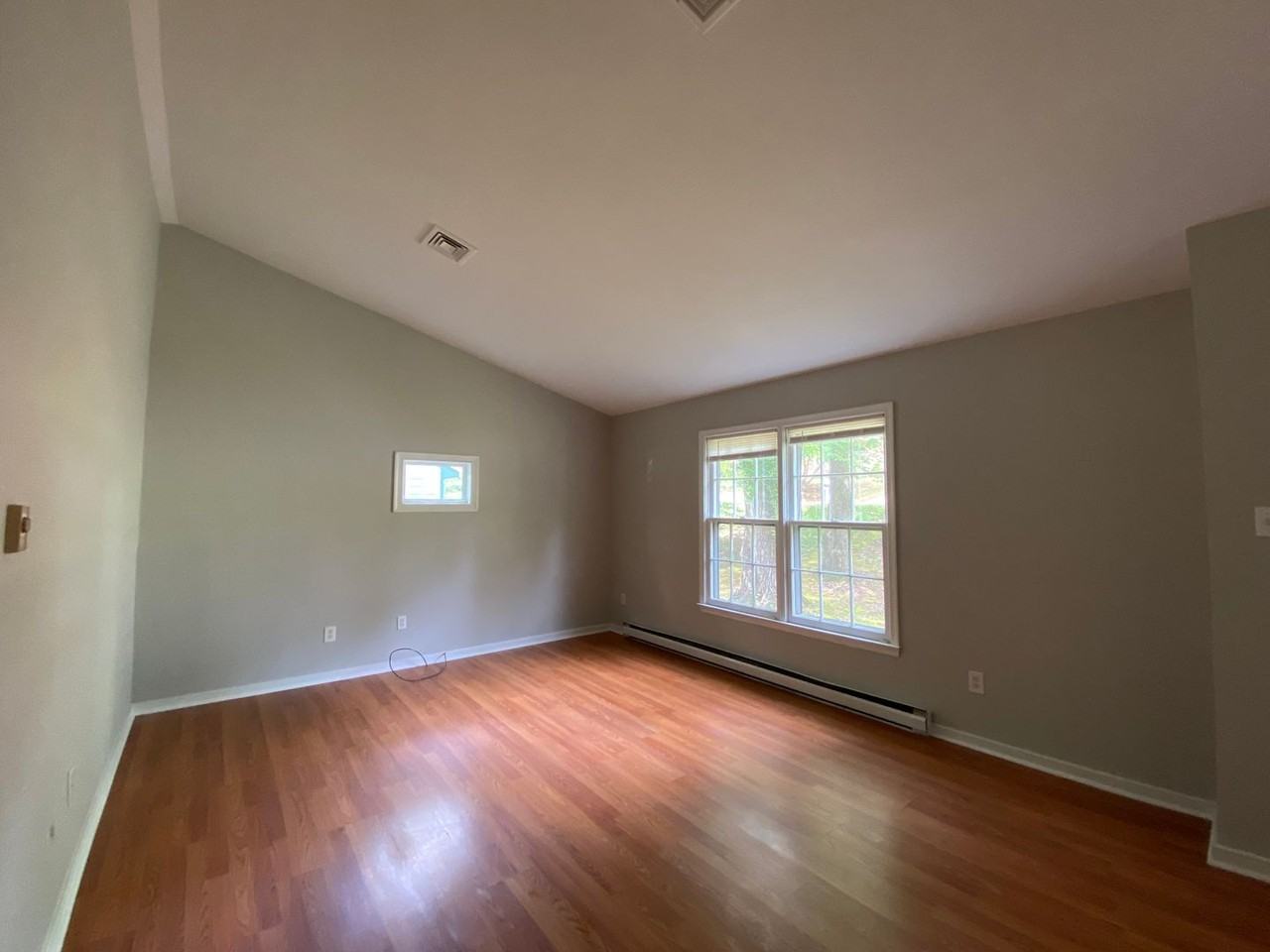 7505 Hawthorne Ave - Photo 4 of 12