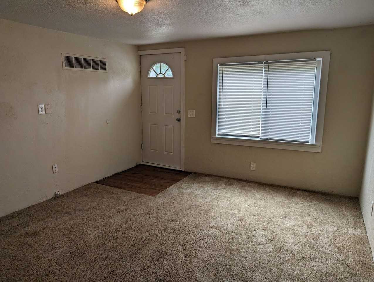 811 S Saville Ave - Photo 2 of 9