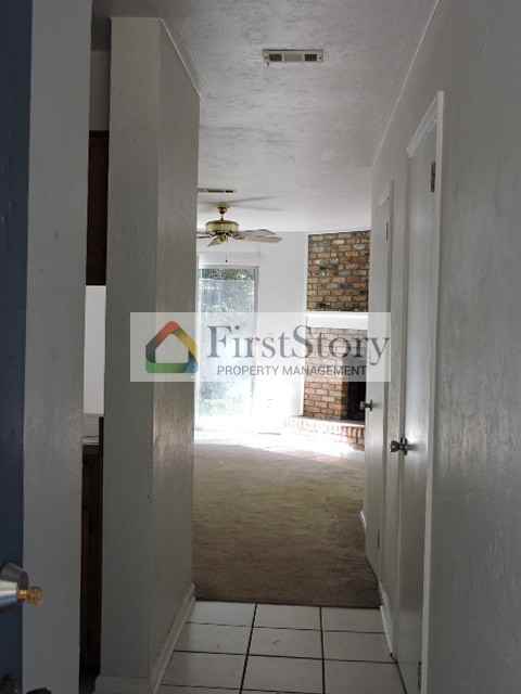 1808 Lilac Drive - Photo 2 of 8