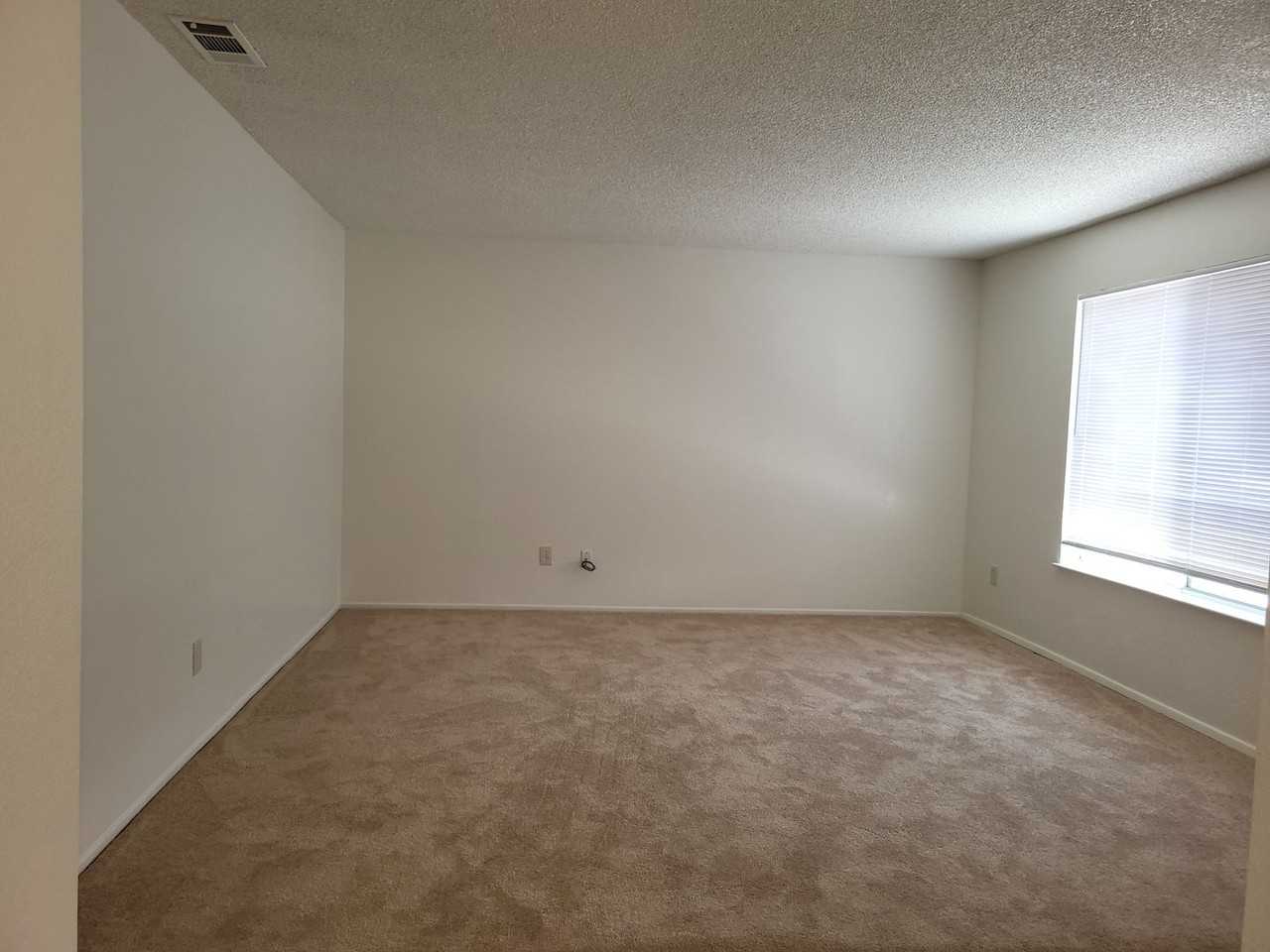 1801 Rhine Court - Photo 6 of 31