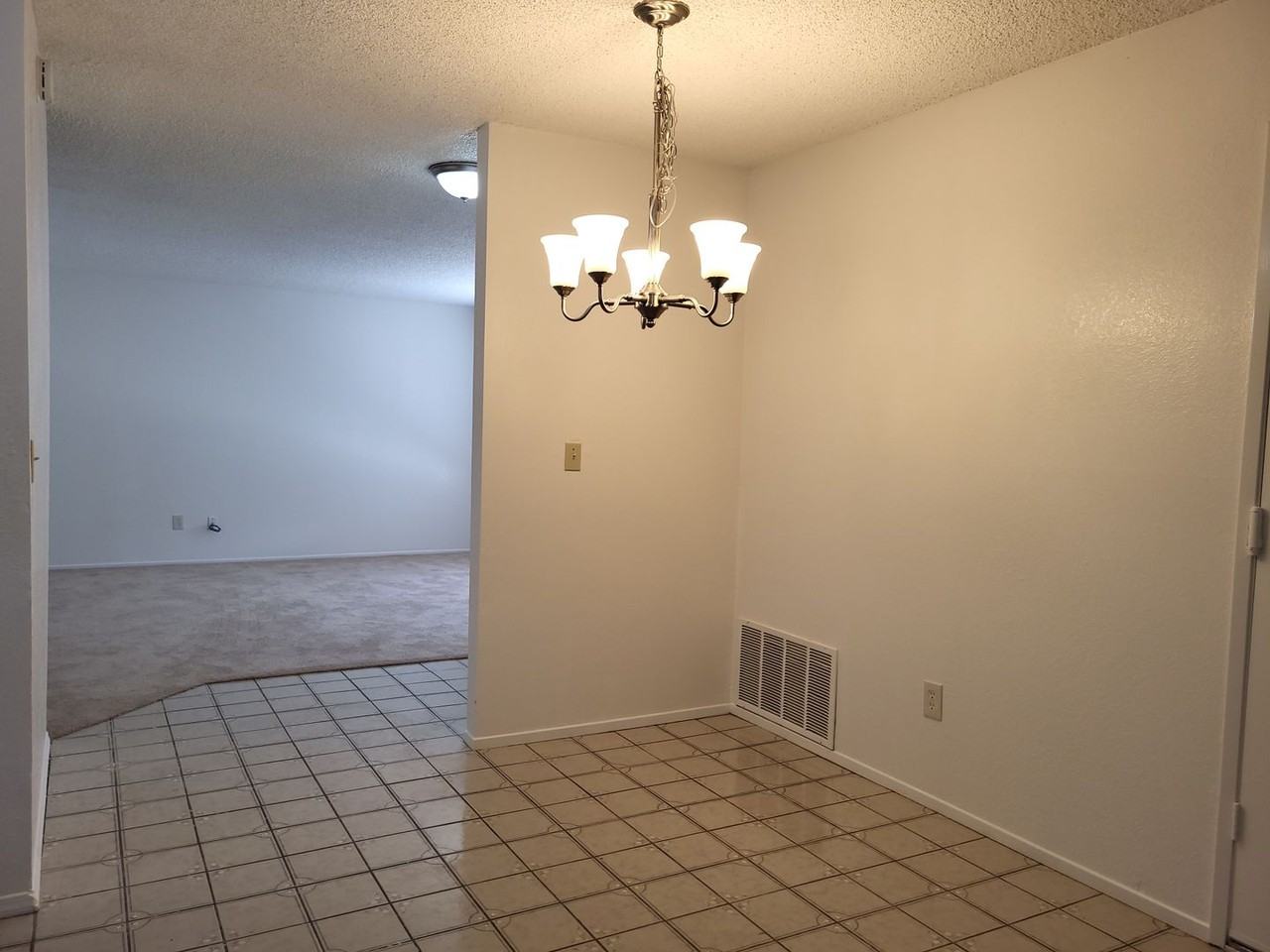 1801 Rhine Court - Photo 7 of 31